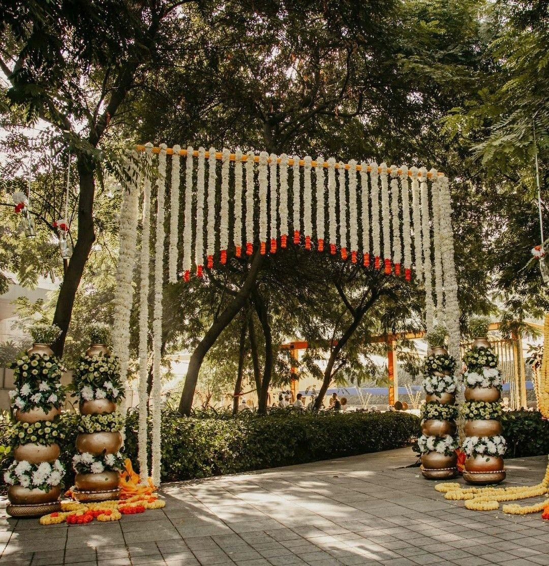 Ivory Garland Gate