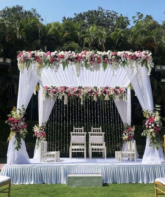 Whispering Whites Mandap