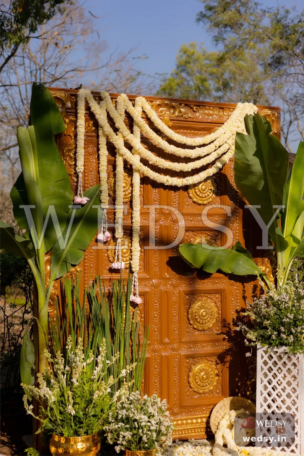 Marigold Doorway — golden traditional photobooth for haldi, Wedsy PH115