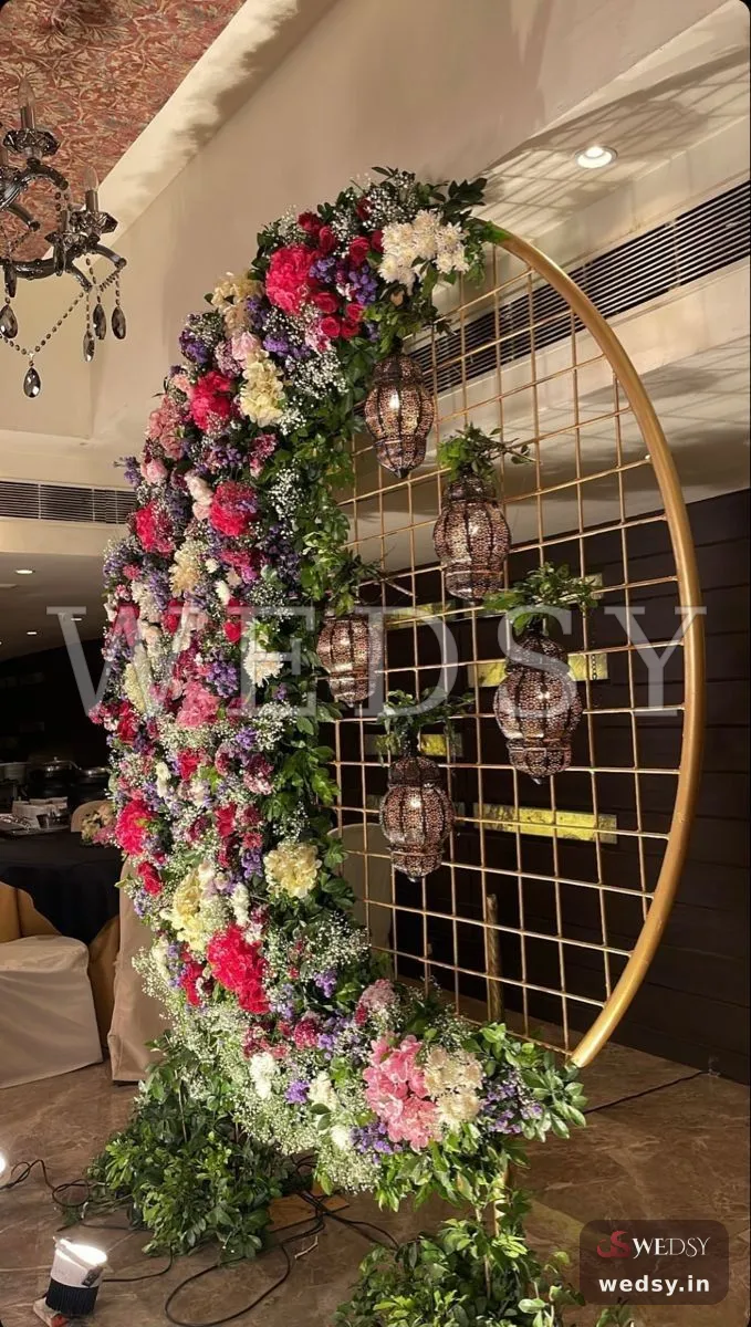 Crescent Bloom Halo — pink modern photobooth for reception, Wedsy PH130