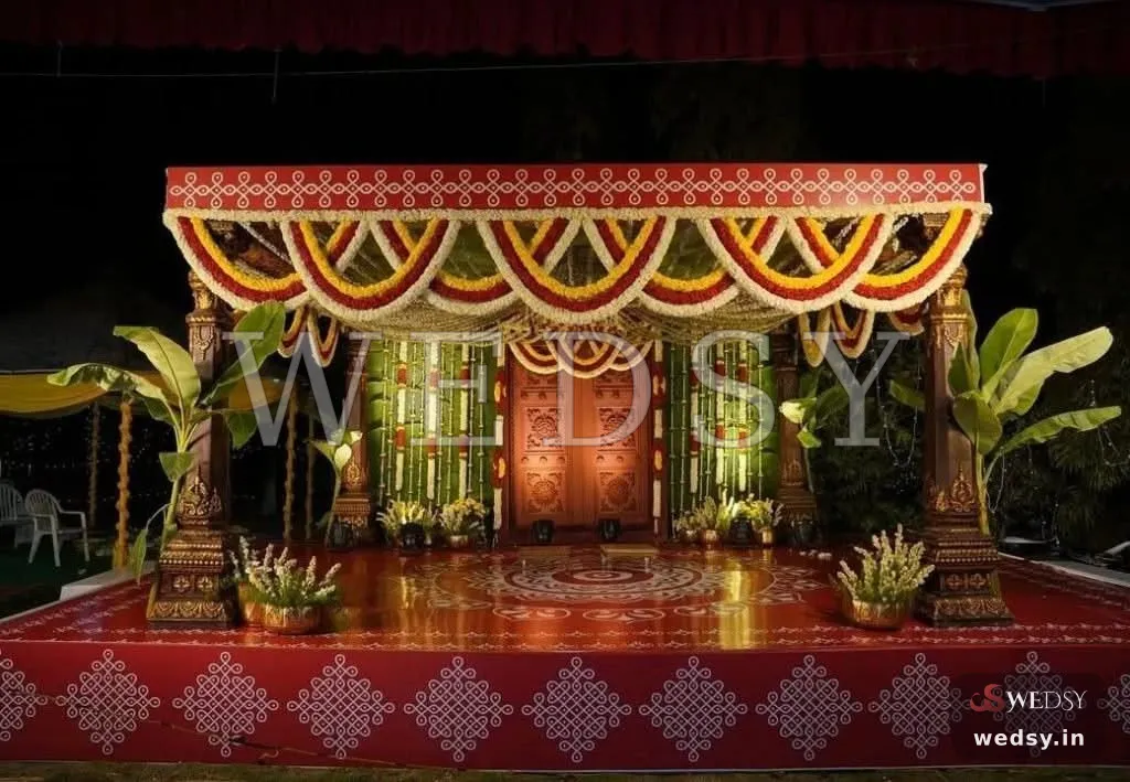 Sindoor Vaibhav Mandap — red traditional mandap for muhurtham, Wedsy MA185