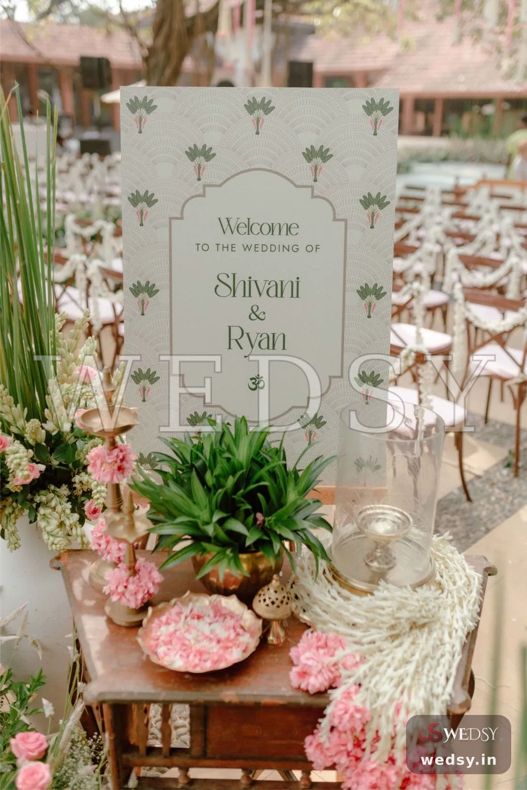 Palm Bloom Welcome