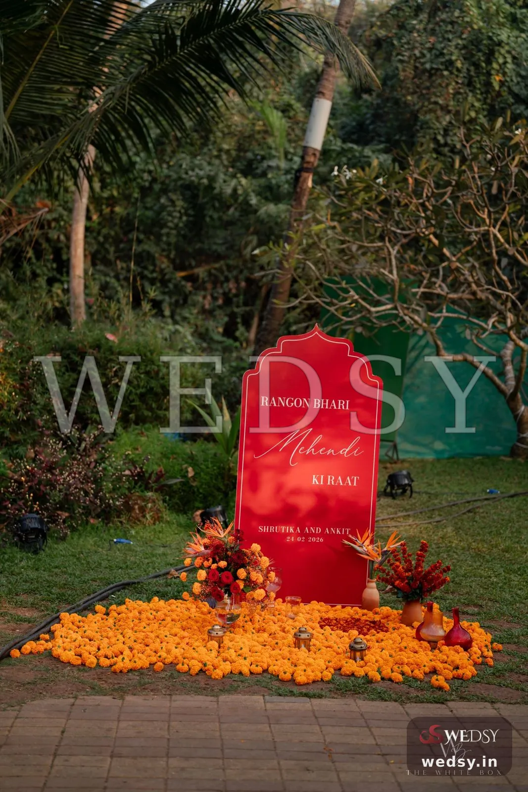 Rangon Ki Rekha — red traditional nameboard for mehendi, Wedsy NA228