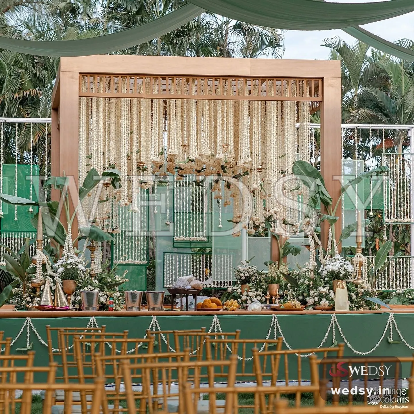 Mogra Lattice Mandap — white traditional mandap for haldi, Wedsy MA228