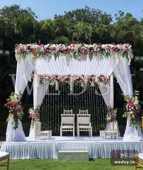 Whispering Whites Mandap