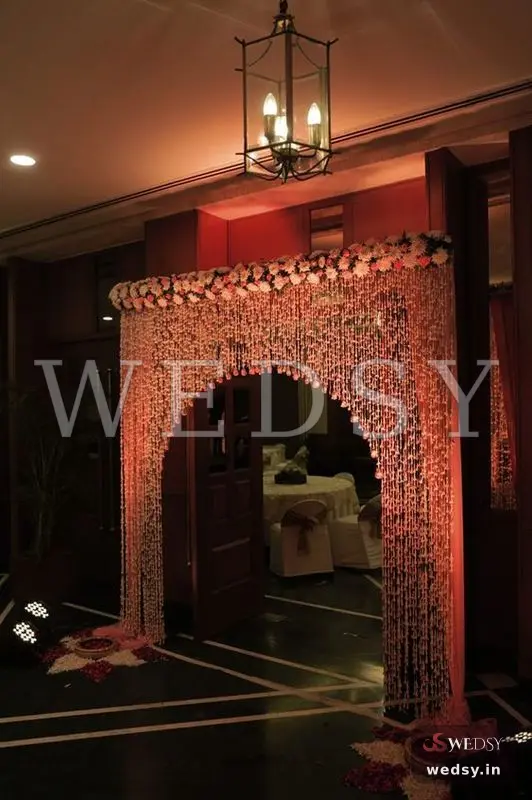 Scarlet Velvet — green modern entrance for wedding & engagement, Wedsy E024