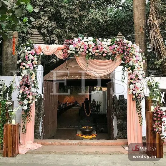 Boho Whimsy — white modern entrance for wedding & engagement, Wedsy E030