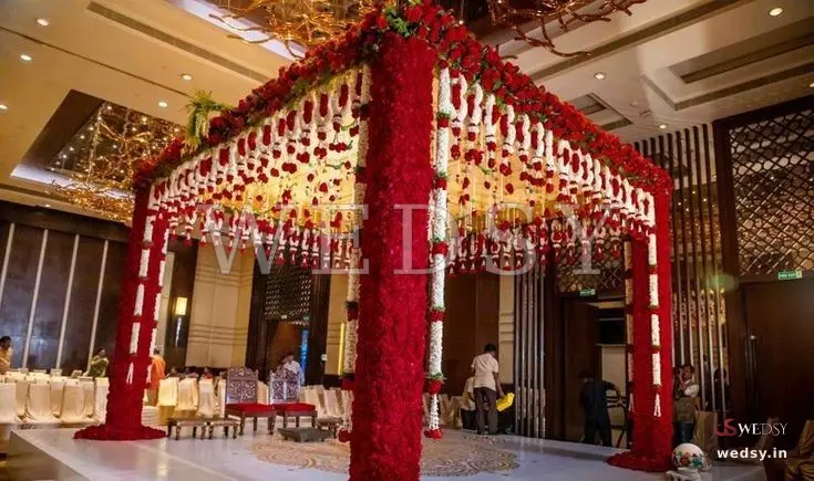 Gulmohar Grandeur Mandap — red traditional mandap for wedding, Wedsy MA014