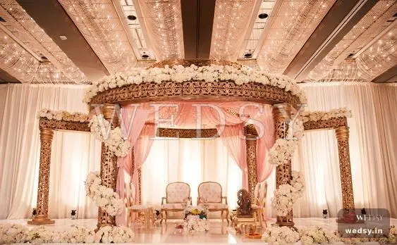 Velvet Vow Mandap — white traditional mandap for wedding, Wedsy MA053