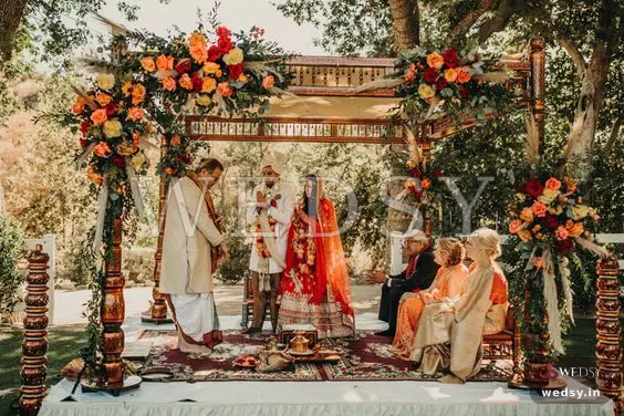Harmony Hive Mandap — red modern mandap for wedding, Wedsy MA099