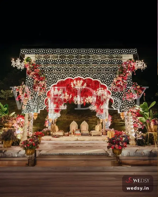 Velvet Arch — red modern mandap for muhurtham, Wedsy MA152
