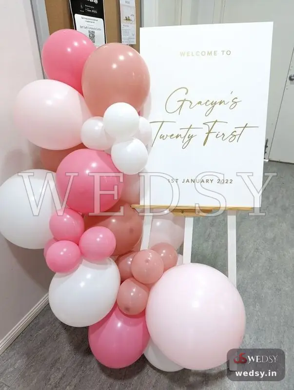 Duet Display — pink modern nameboard for birthday & baby shower, Wedsy NA034