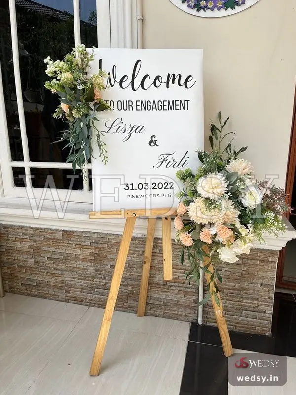 Amity Architrave — peach modern nameboard for wedding & engagement, Wedsy NA042