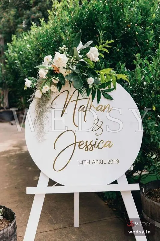 Mingling Milestone — white modern nameboard for wedding & engagement, Wedsy NA051