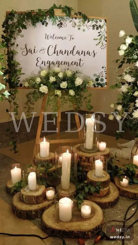 Ardor Arch — green and white modern nameboard for wedding & engagement, Wedsy NA061