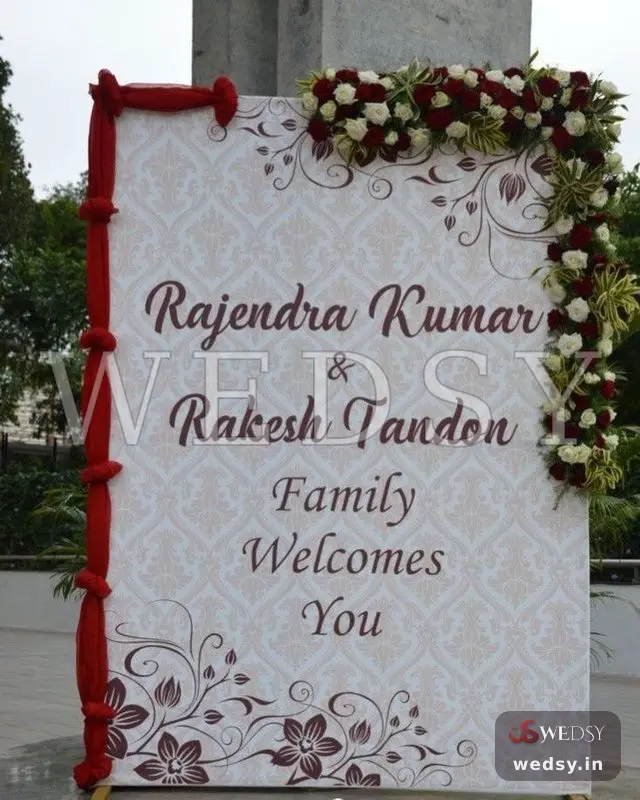 Couplet Corner — red and white traditional nameboard for wedding & engagement, Wedsy NA066