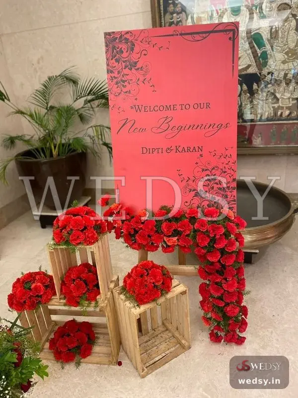 Eterna Ensign — red and green modern nameboard for wedding & engagement, Wedsy NA068