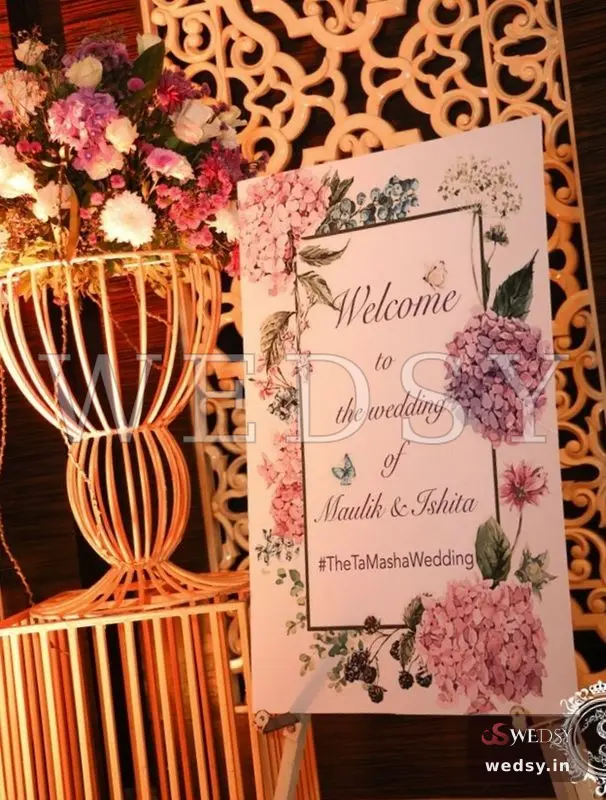 Euphoria Entrance — pink modern nameboard for wedding & engagement, Wedsy NA075