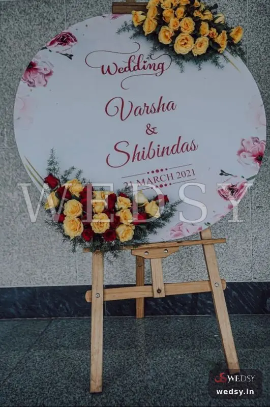 Wedsign Welcome — yellow modern nameboard for wedding & engagement, Wedsy NA087