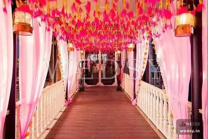 Floral Bliss Passage — light pink white traditional pathway for wedding, Wedsy PA032