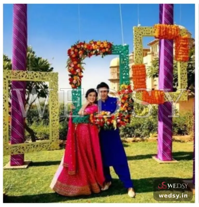 Fiesta Frame Stop — yellow modern photobooth for haldi & mehendi, Wedsy PH006