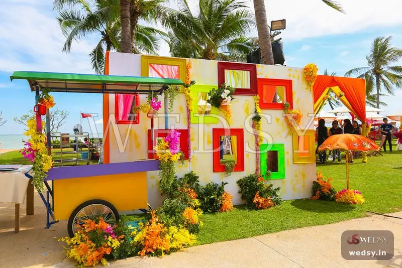 Color Pop Frame — yellow traditional photobooth for haldi & sangeet, Wedsy PH015