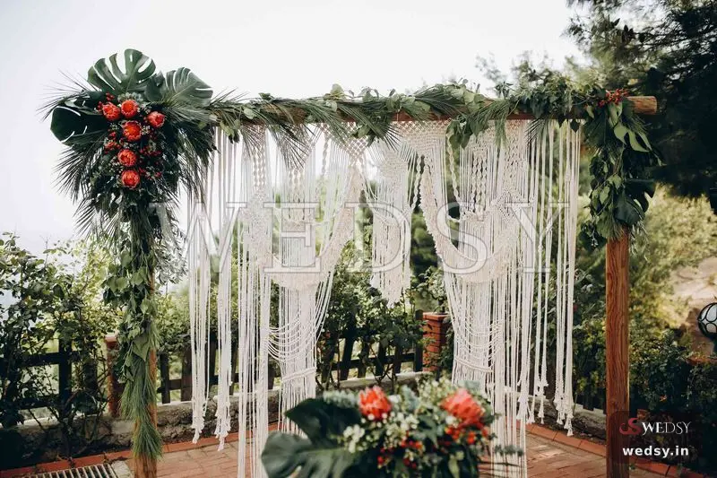 Genda Glee Booth — white modern photobooth for engagement & wedding, Wedsy PH057