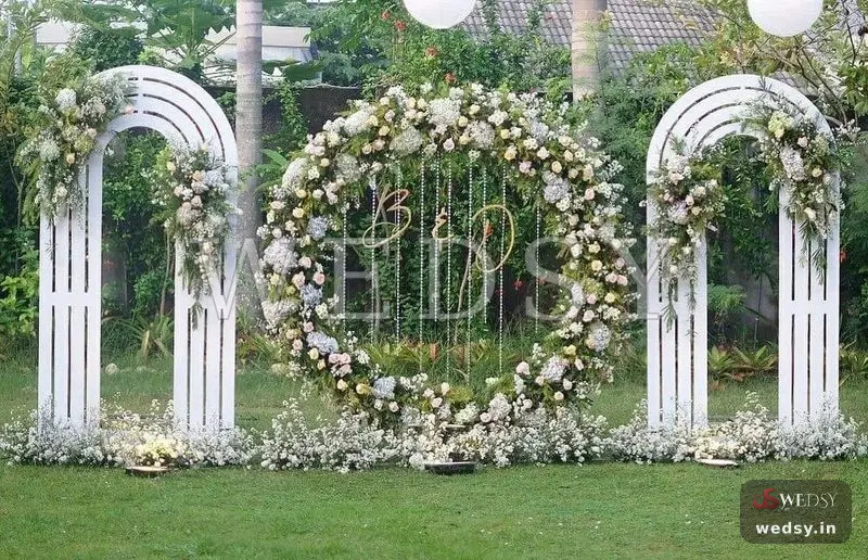 Majestic Bloom — peach modern stage for reception & valima, Wedsy ST012