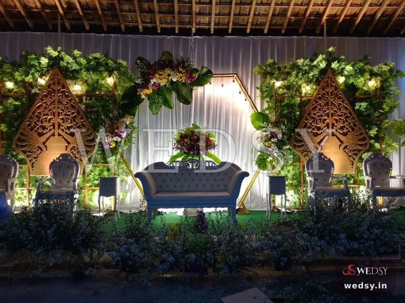 Spectacular Radiance — green traditional stage for wedding & reception, Wedsy ST055