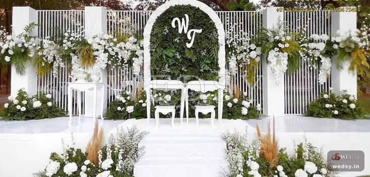 Breathtaking Bloom — white modern stage for engagement & wedding, Wedsy ST064