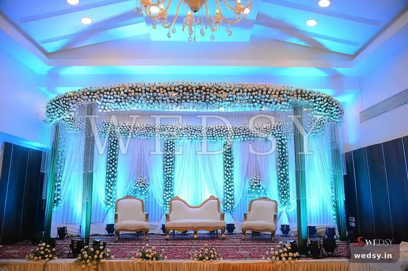 Serene Allure — white modern stage for engagement & wedding, Wedsy ST072
