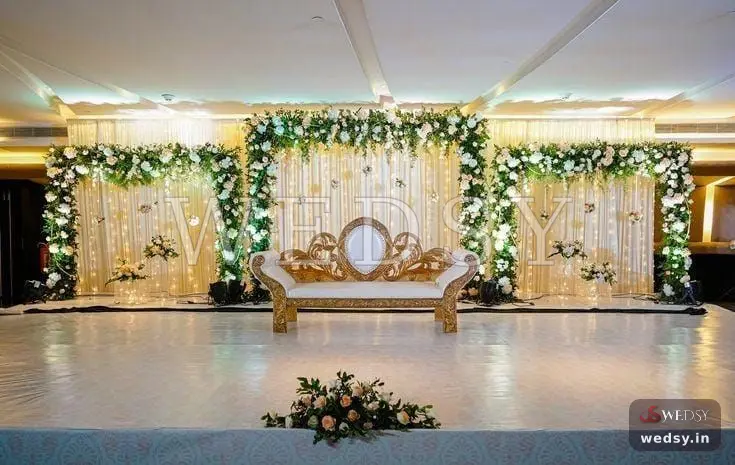 Luminous Haven — green modern stage for engagement & wedding, Wedsy ST073