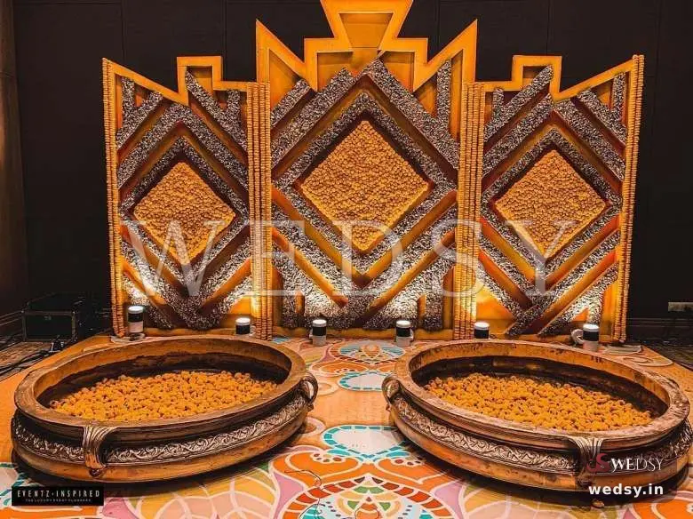 Haldi Vista — yellow traditional stage for haldi, Wedsy ST085