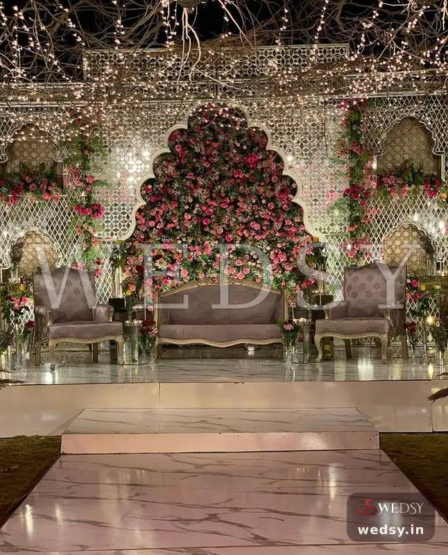 Essence Serenade — white modern stage for nikah & reception, Wedsy ST106