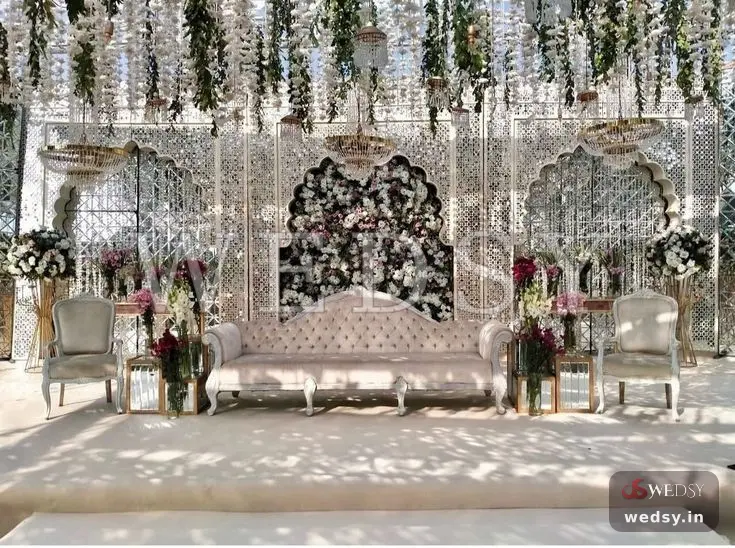 Organic Gala — white modern stage for nikah & reception, Wedsy ST107