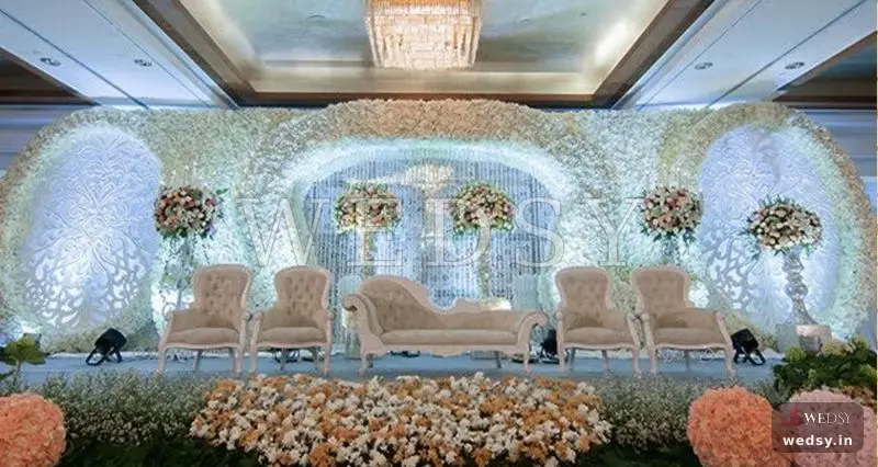 Aesthetic Gala — white modern stage for engagement & reception, Wedsy ST154