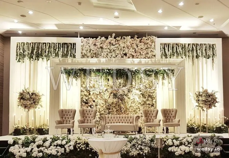 Regal Charisma — white modern stage for engagement & reception, Wedsy ST155