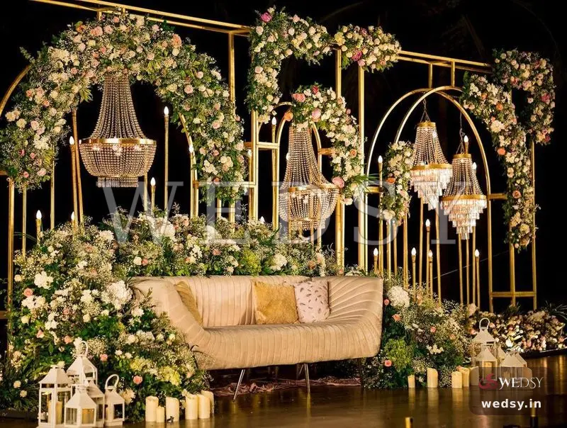 Gilded Garden — green modern stage for reception, Wedsy ST181