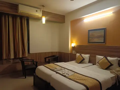 Shreyas Residency